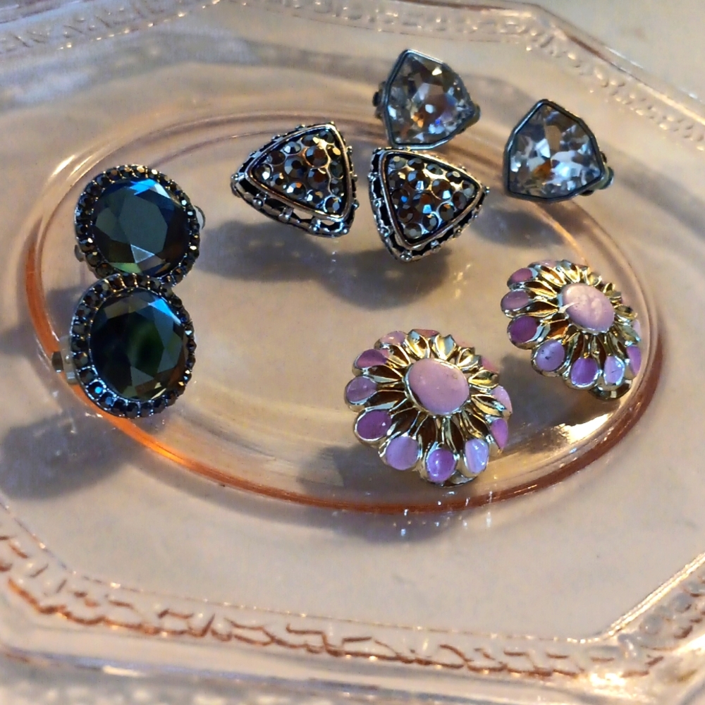 Four Pairs of clip-on earnings